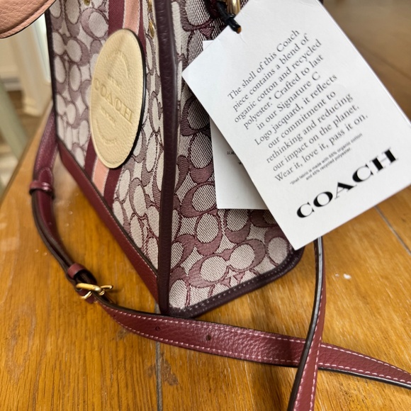 Coach Dempsey Tote 22 in Signature Jacquard With Stripe And Patch C8417 - Picture 5 of 6